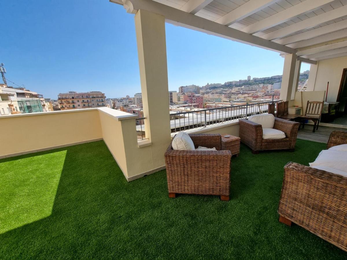 Attico Panoramico Cagliari Apartment Bagian luar foto