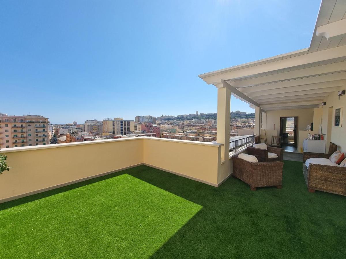 Attico Panoramico Cagliari Apartment Bagian luar foto